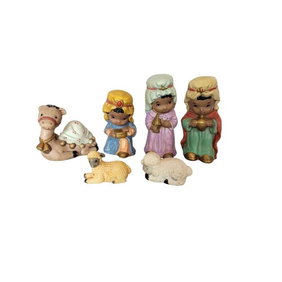 Vintage Miniature Nativity Wise Men Figurines Set Dark Skin Children - Picture 2 of 7